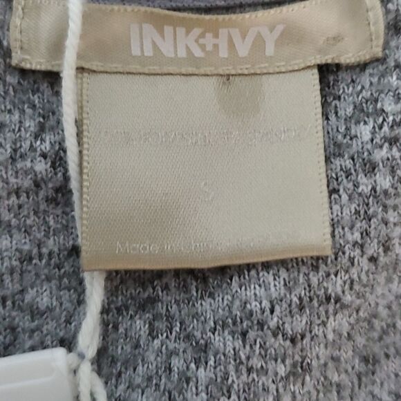 Ink + Ivy, Gray Striped V-Neck Sweater_NWT - Picture 6 of 6